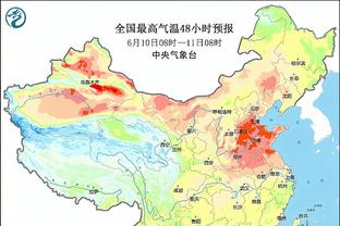 这么狠啊小老弟？贝林训练中倒地滑铲魔笛，38岁莫妈一个趔趄